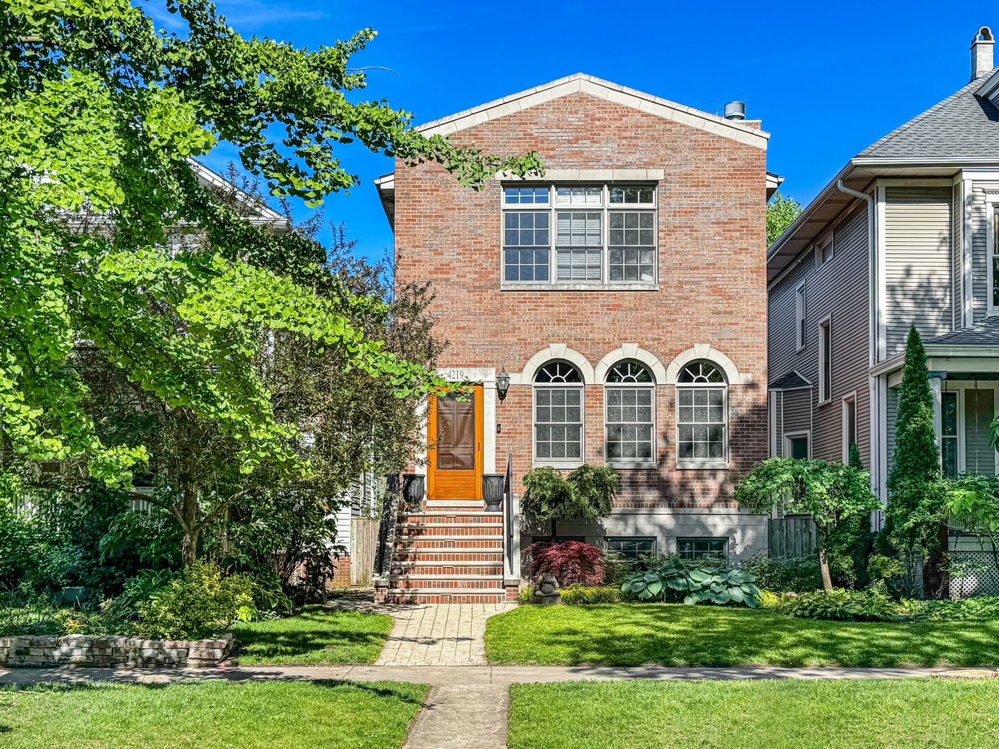 4219 N Winchester Avenue — Chicago, IL 60613