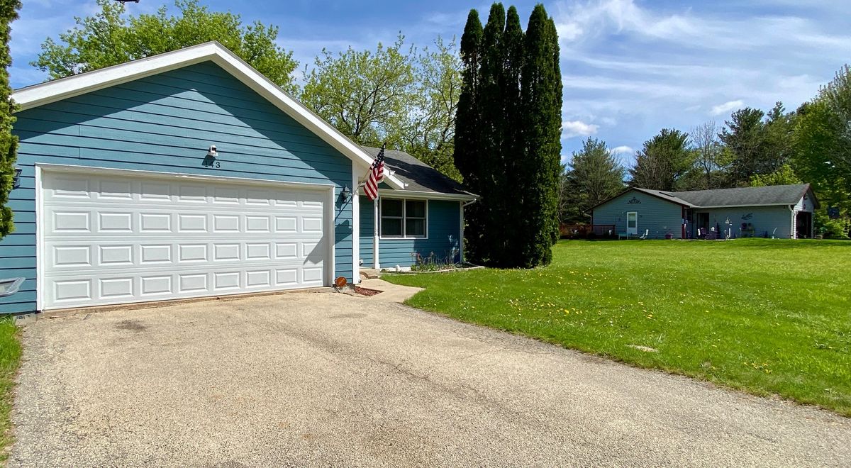 143 Liverpool Drive, Poplar Grove, IL 61065