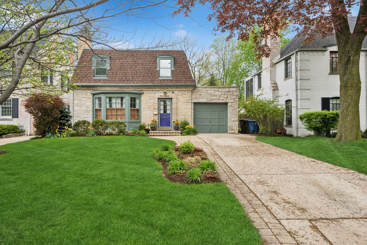 2026 Mcdaniel Avenue, Evanston, IL 60201