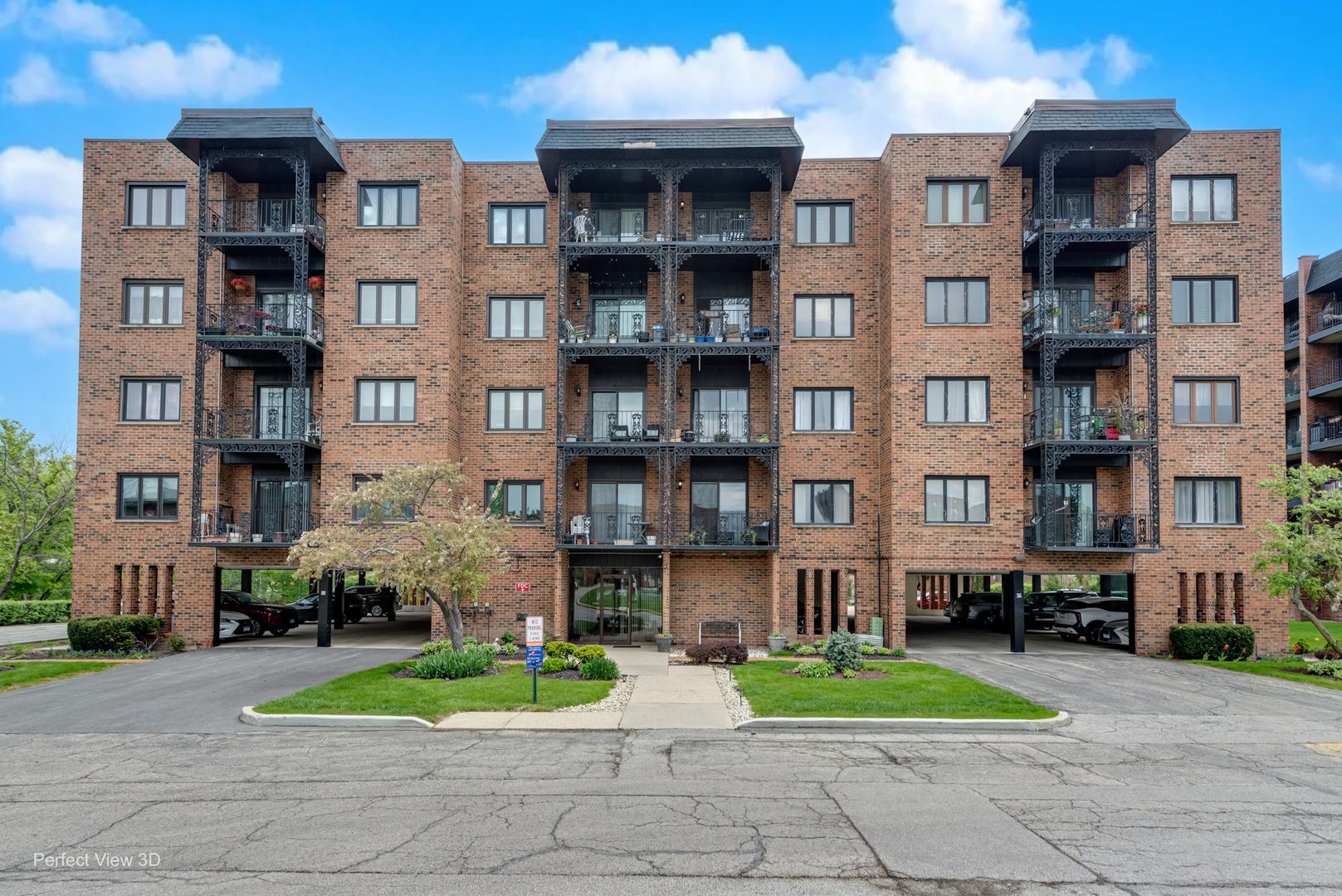 9342 Landings Lane #203 — Des Plaines, IL 60016