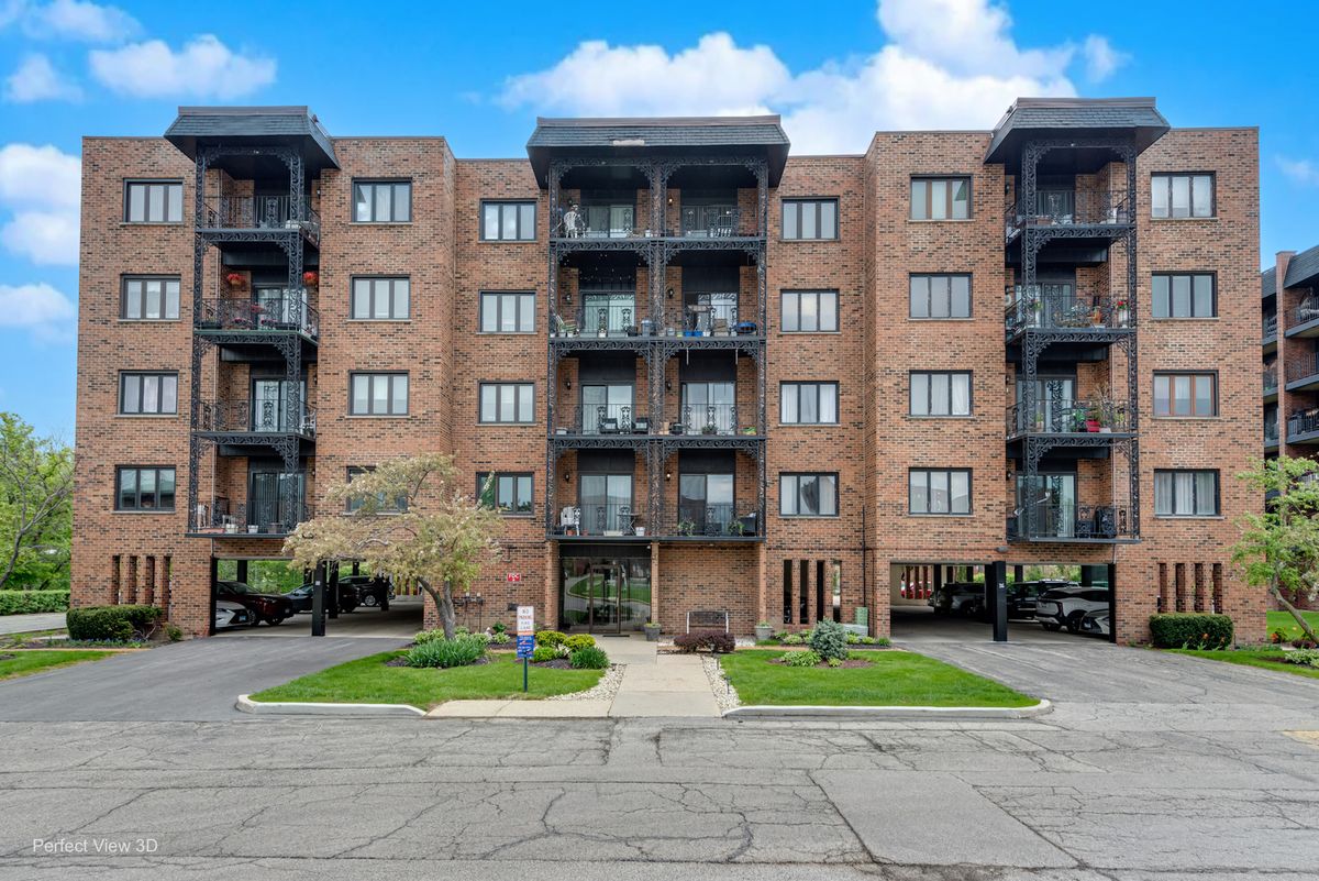 9342 Landings Lane, Des Plaines, IL 60016