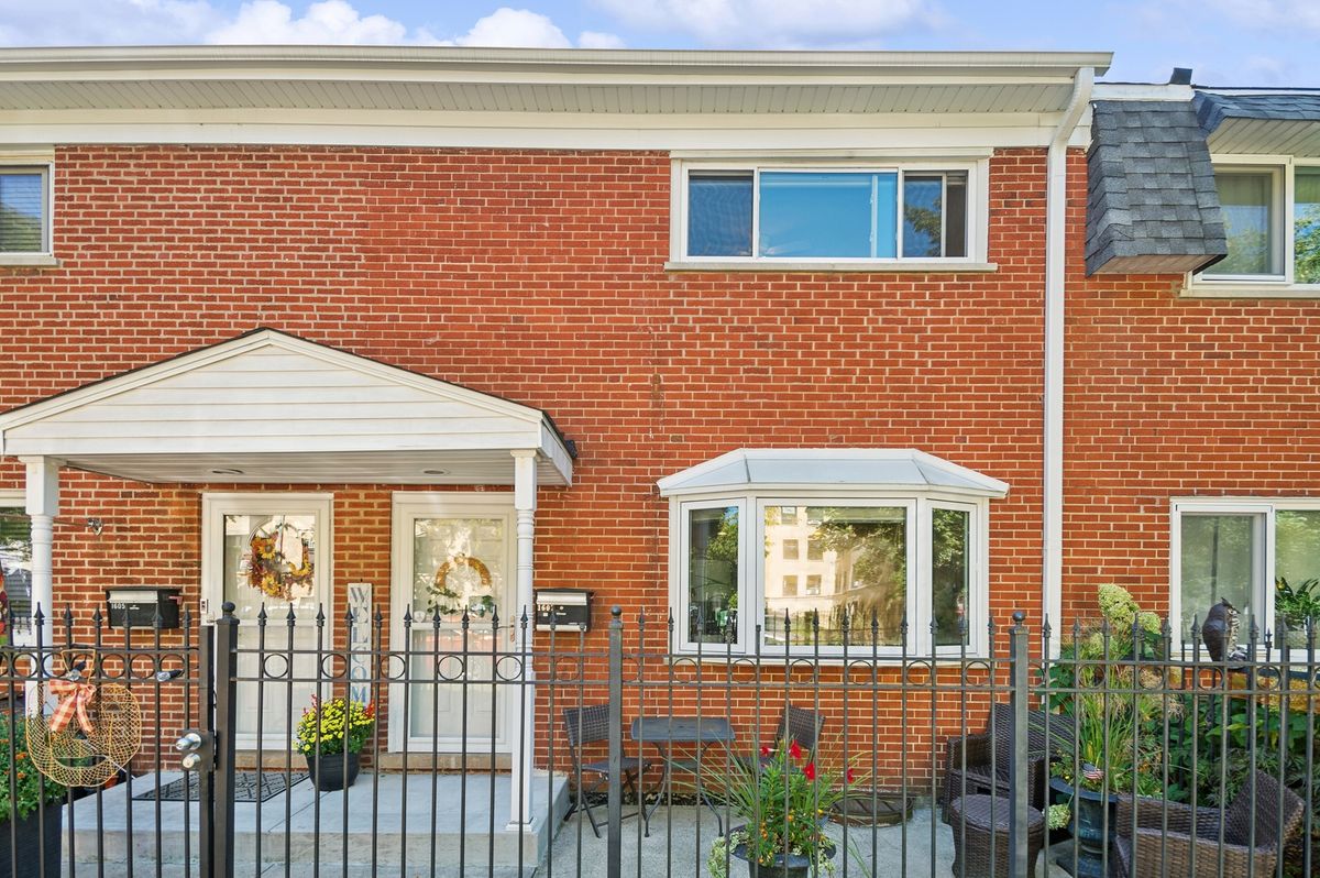 1607 Sunnyside Avenue, Chicago, IL 60640