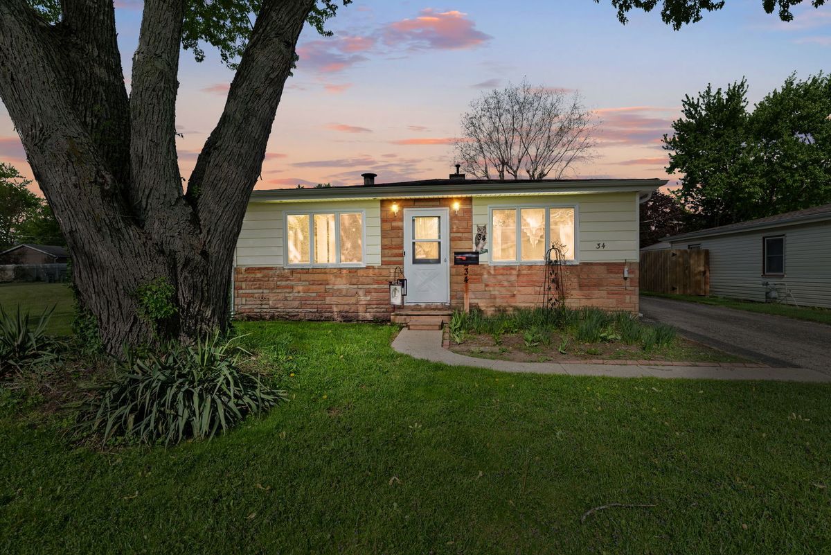 34 California Avenue, Mundelein, IL 60060