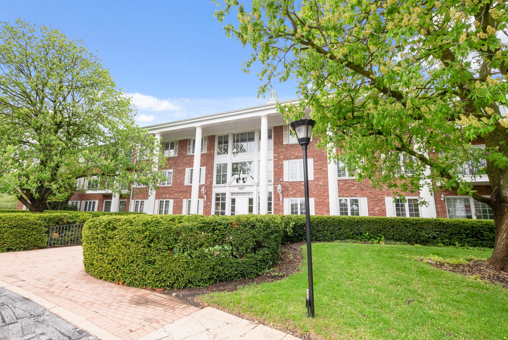 3427 Vollmer Road #309 — Flossmoor, IL 60422