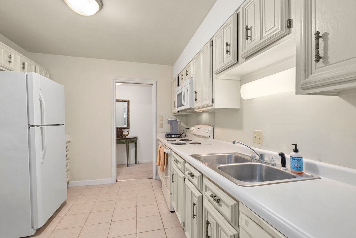 3427 Vollmer Road #309, Flossmoor, IL 60422