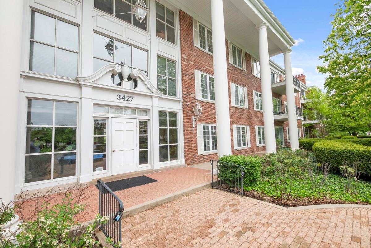 3427 Vollmer Road #309, Flossmoor, IL 60422