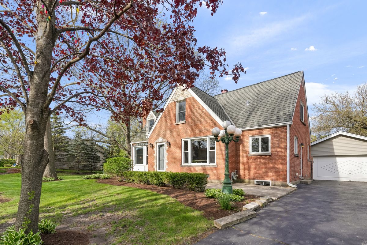 420 Oak Street, Itasca, IL 60143