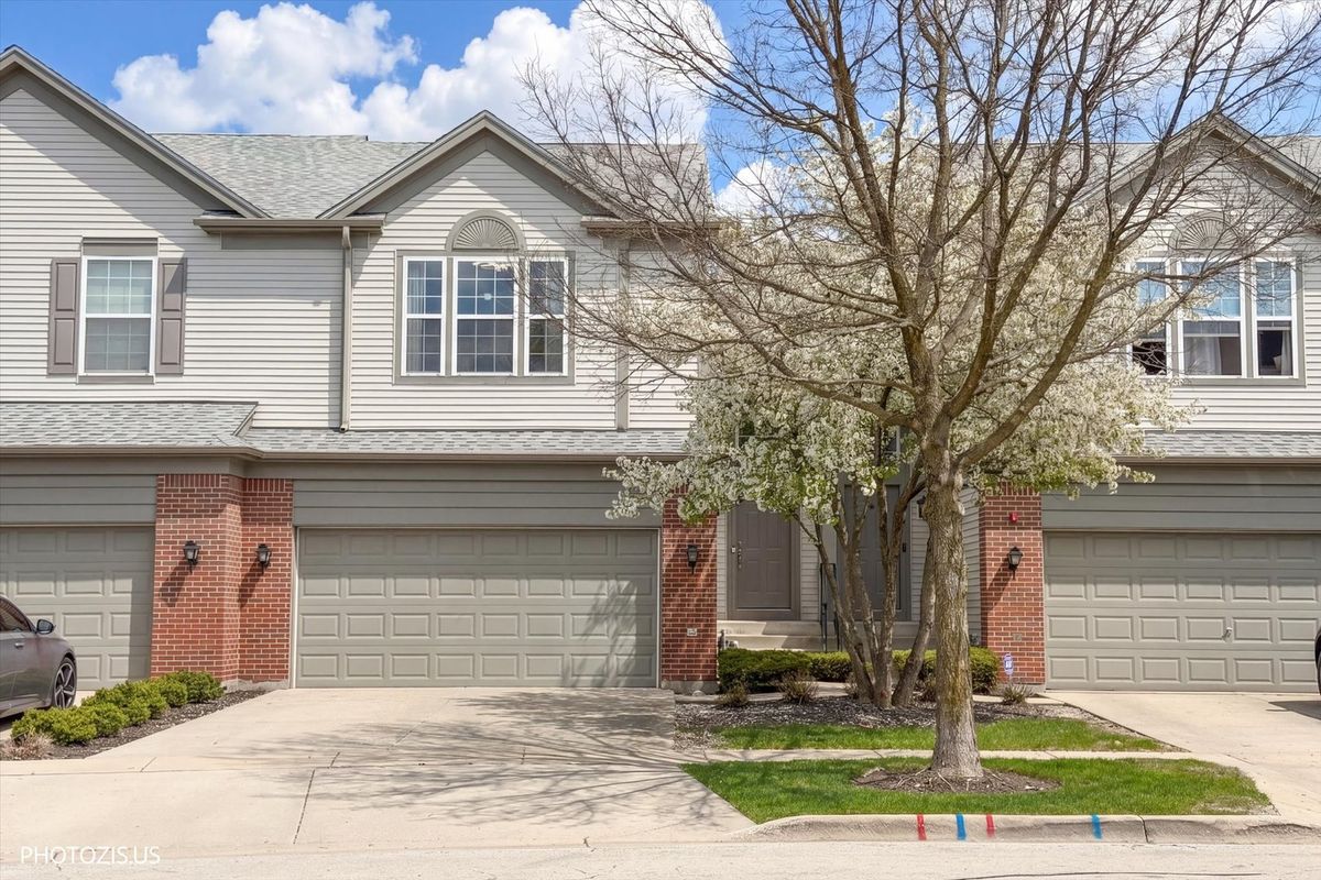 908 Elizabeth Drive, Streamwood, IL 60107