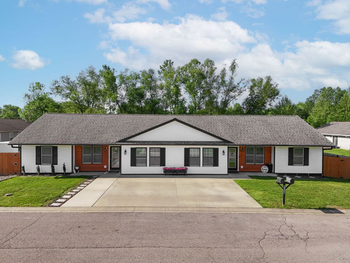 211 Wild Rose Lane, Marion, IL 62959