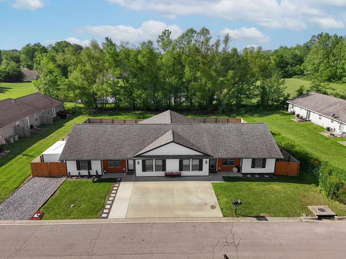 211 Wild Rose Lane, Marion, IL 62959