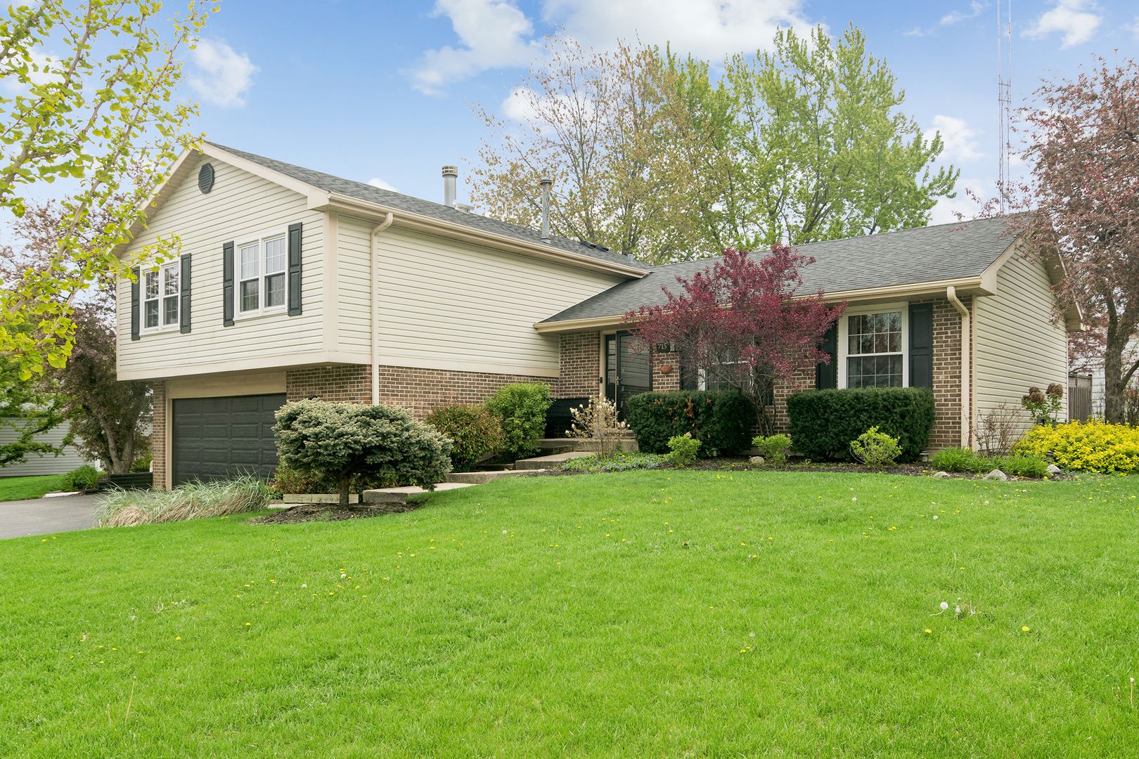 715 Fieldstone Circle — Lake Zurich, IL 60047