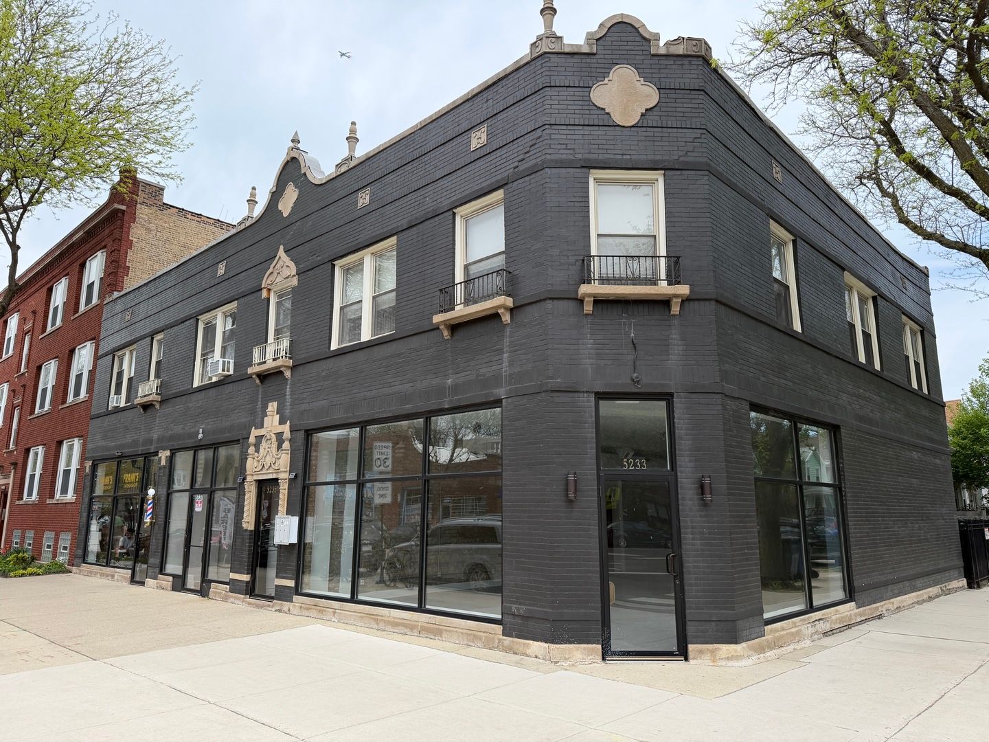 5237 N Damen Avenue — Chicago, IL 60625