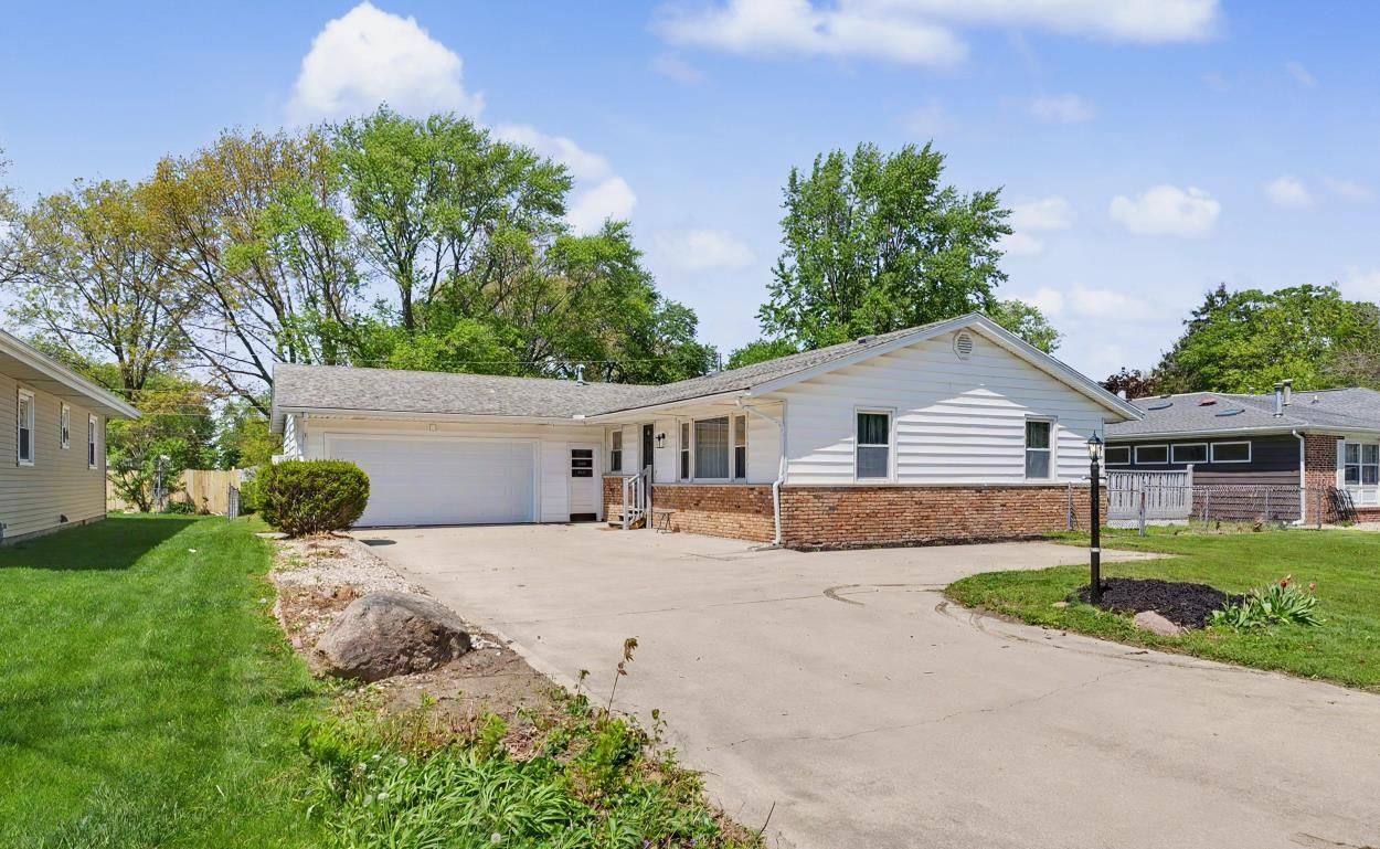 2609 Brownfield Road — Urbana, IL 61802