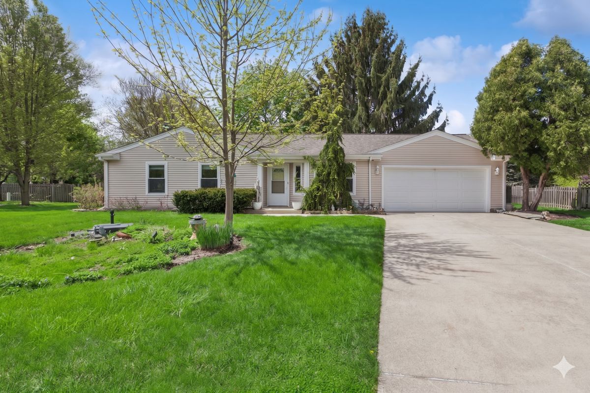 3287 Medford Court, Island Lake, IL 60042