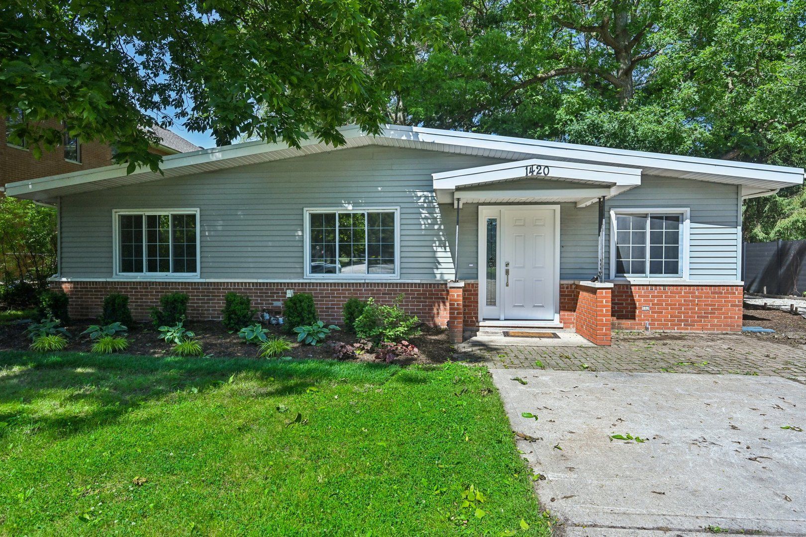 1420 Magnolia Street — Glenview, IL 60025