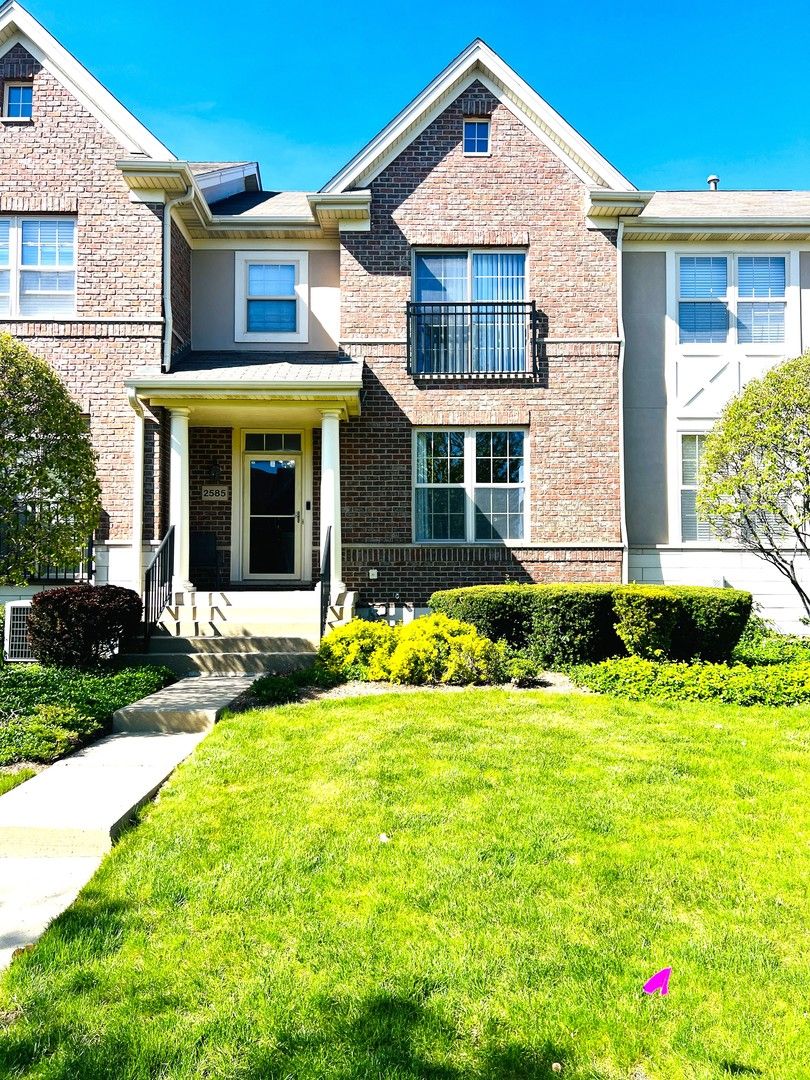 2585 Waterbury Lane — Buffalo Grove, IL 60089