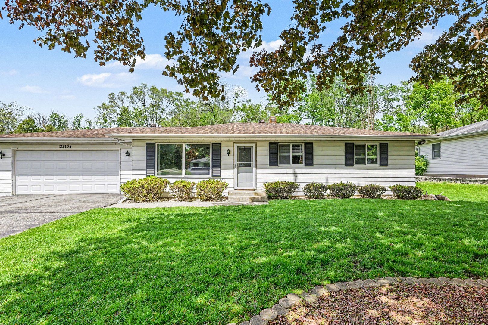 23102 W Marylou Avenue — Channahon, IL 60410