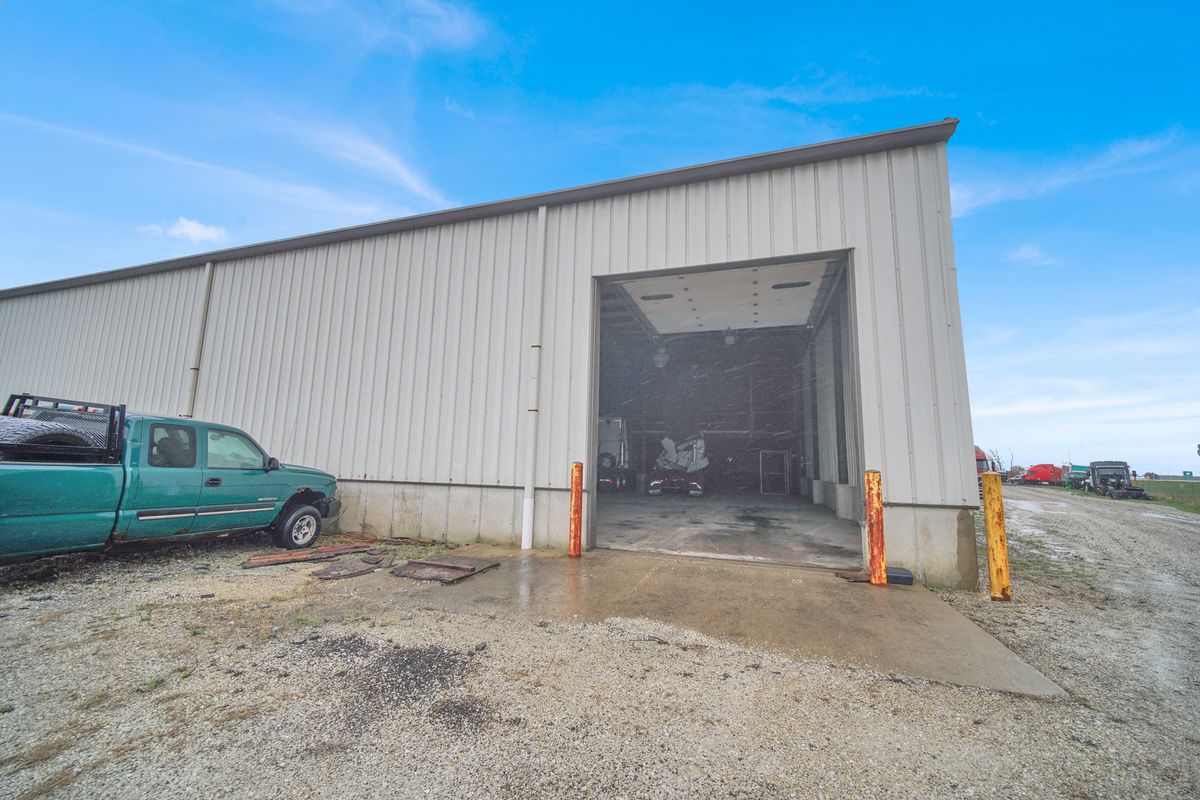 2649 N 900 East Road E, Ashkum, IL 60911
