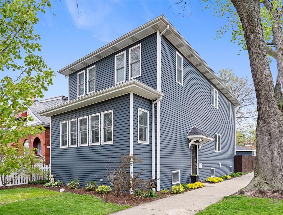 5101 AVERS Avenue, Chicago, IL 60625