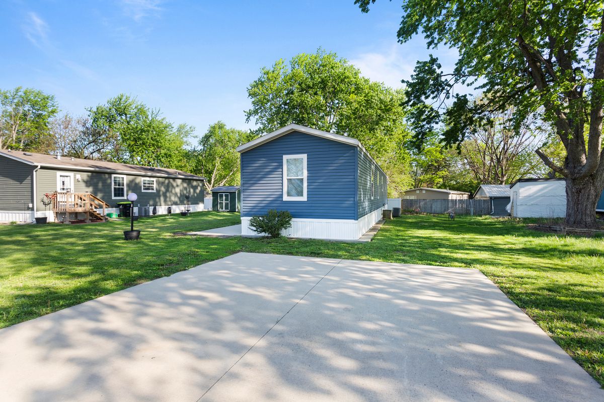7 Pulaski Street, Mahomet, IL 61853