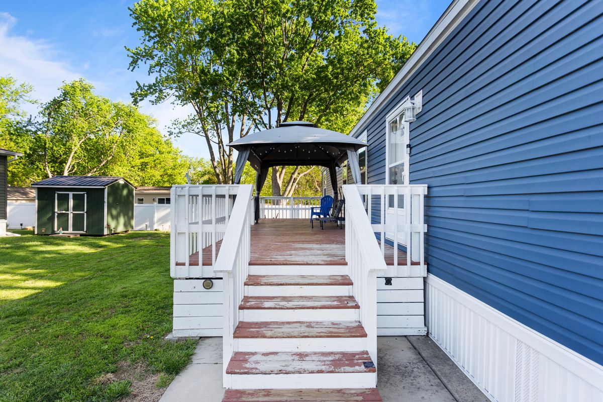 7 Pulaski Street, Mahomet, IL 61853