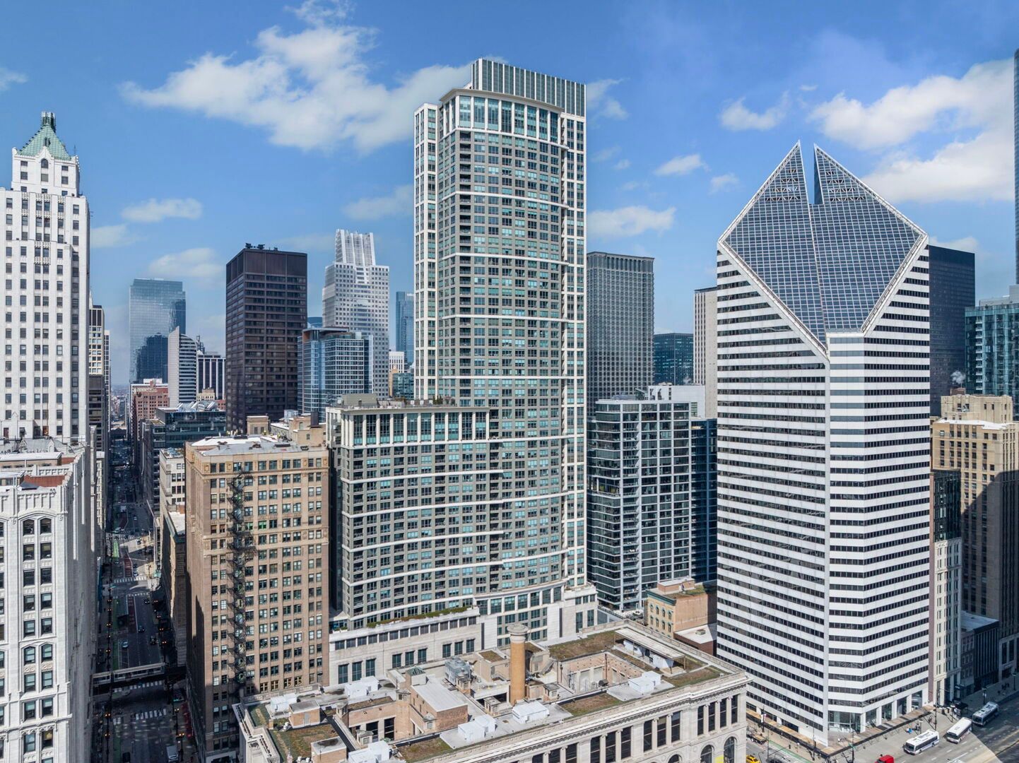 130 N Garland Court #4101 — Chicago, IL 60602