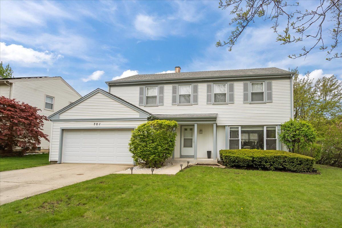 701 Thompson Boulevard — Buffalo Grove, IL 60089