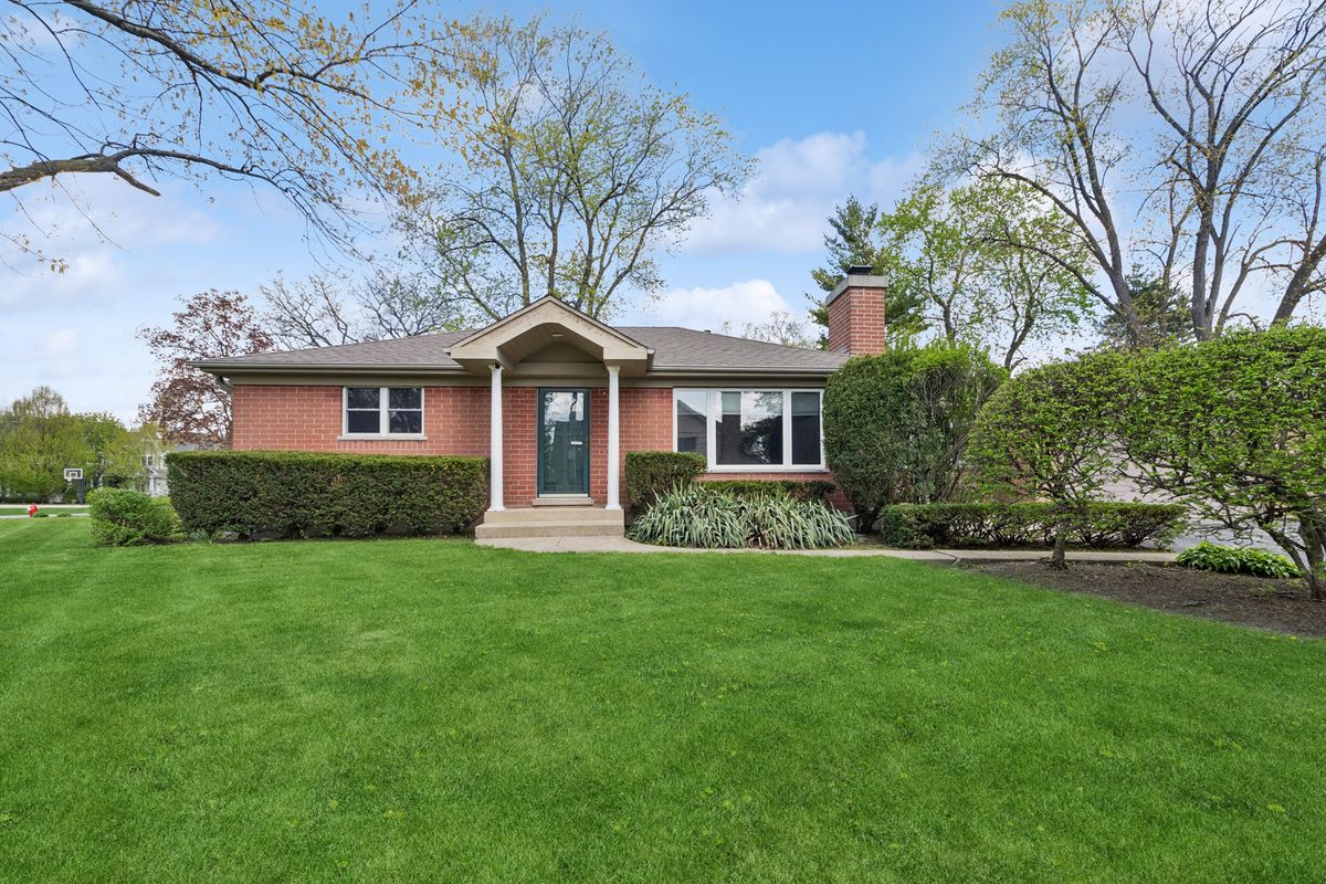 1603 Evergreen Avenue, Arlington Heights, IL 60004