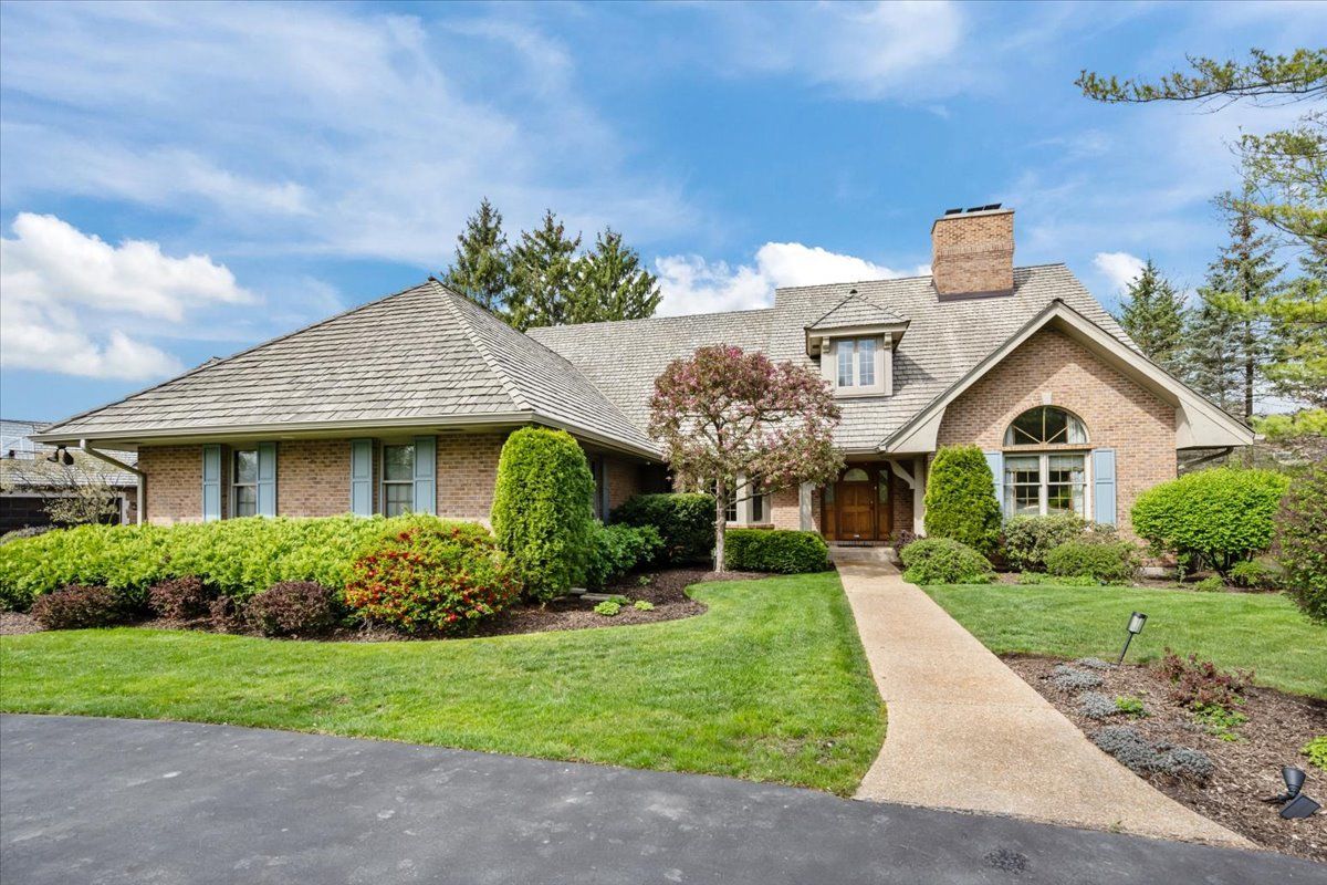 1280 Fiore Drive, Lake Forest, IL 60045