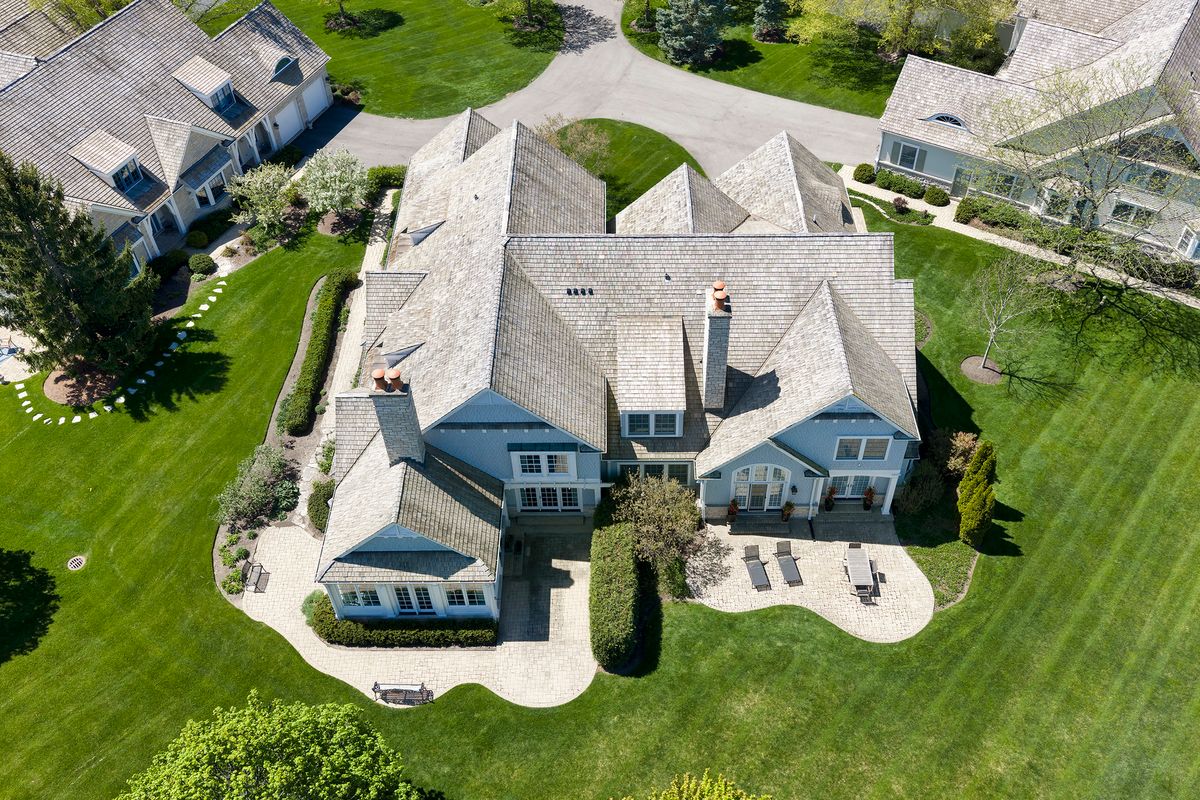 563 Greenway Drive, Lake Forest, IL 60045