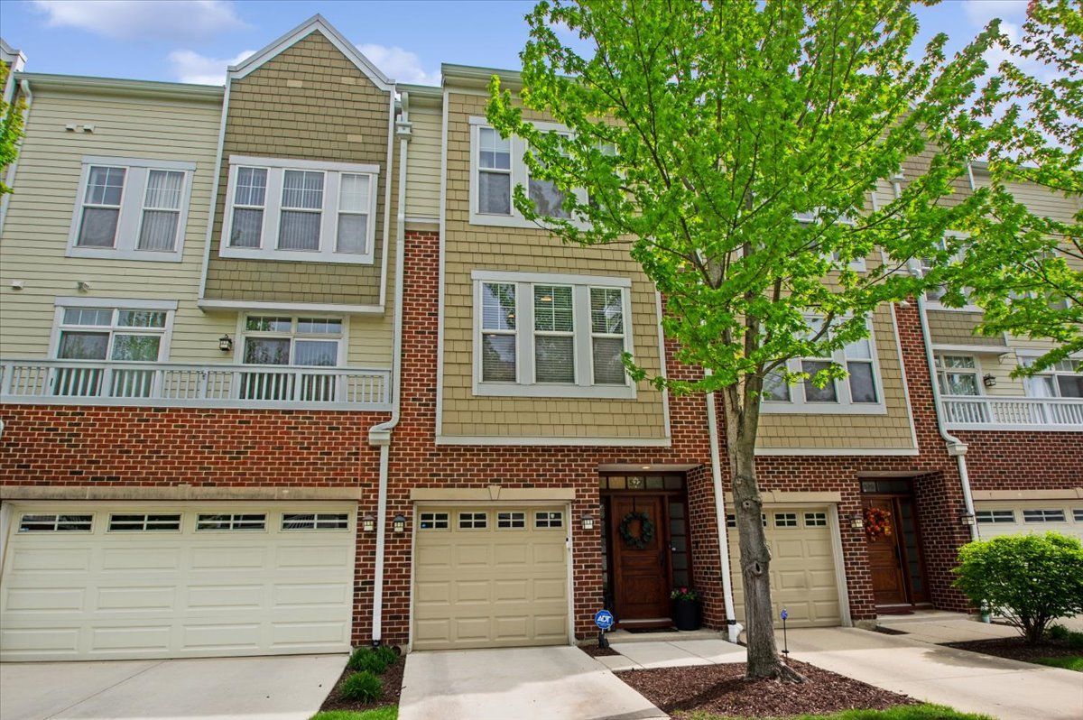 527 Grove Lane — Forest Park, IL 60130