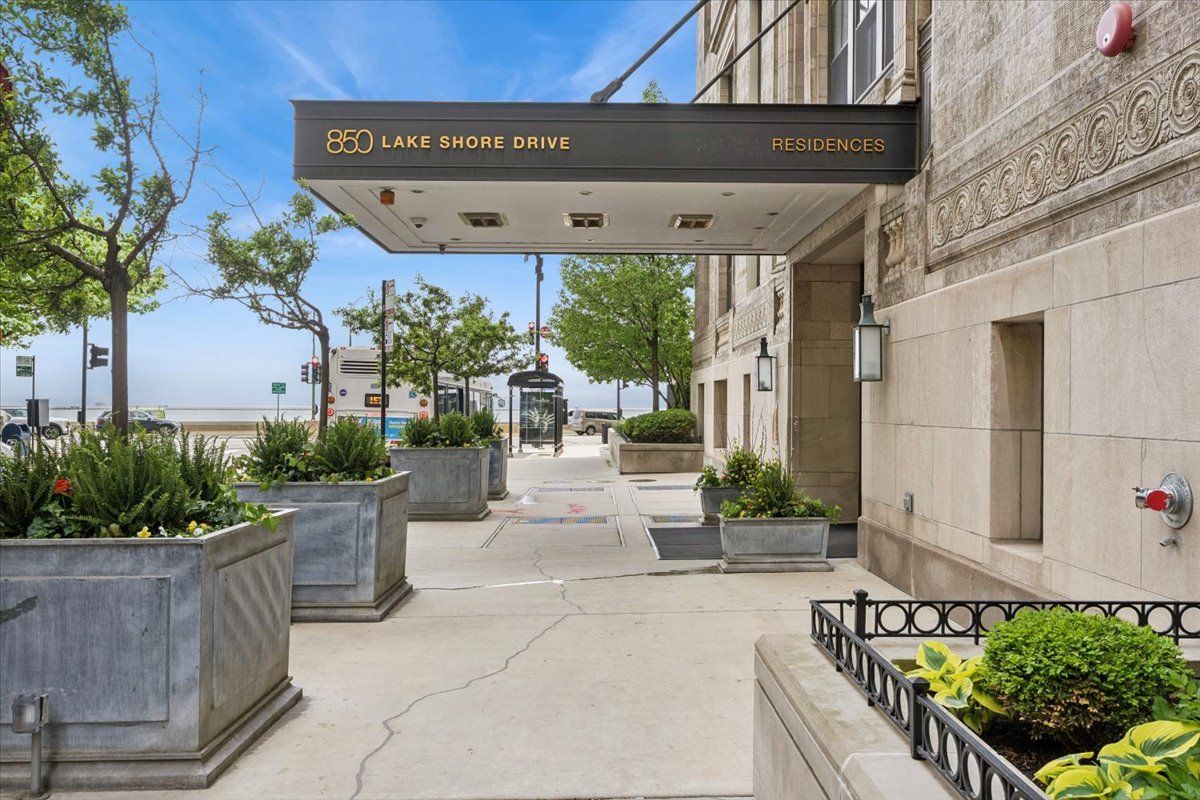 850 Lake Shore Drive, Chicago, IL 60611
