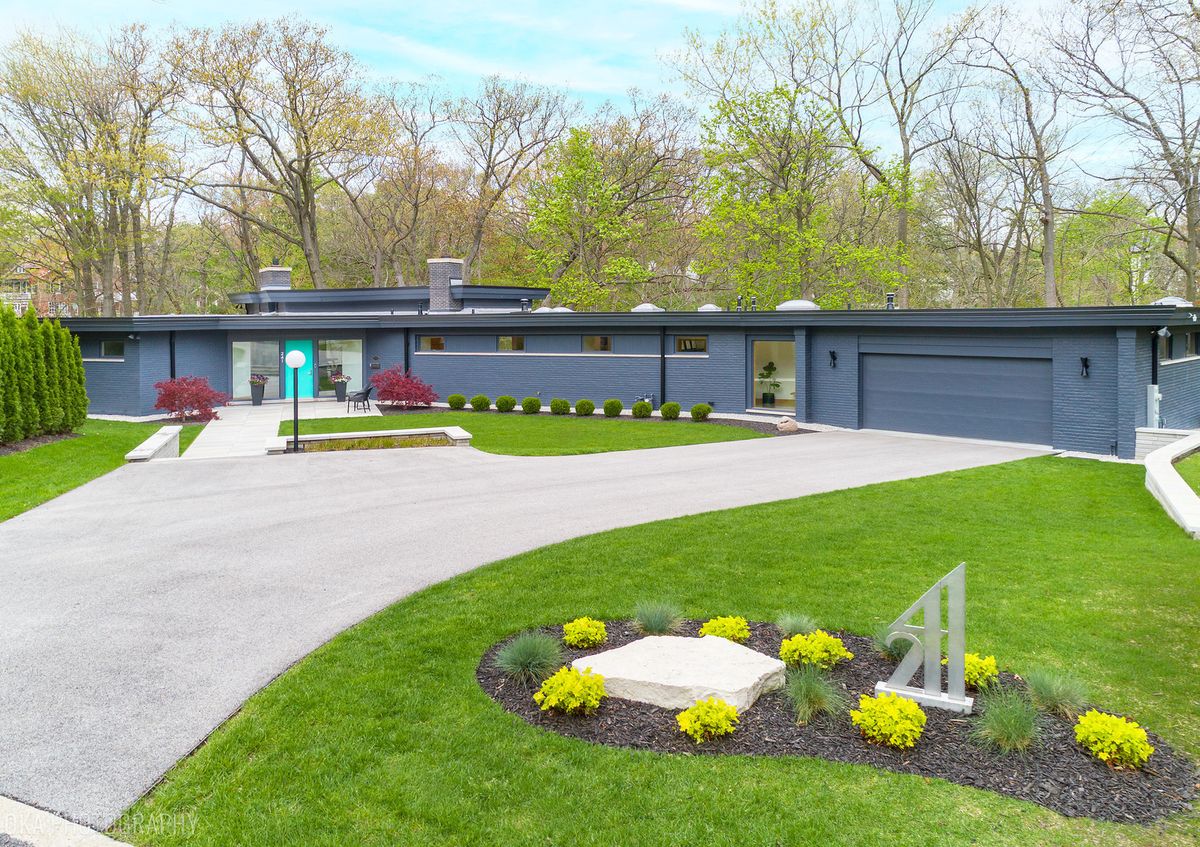 241 Melba Lane, Highland Park, IL 60035