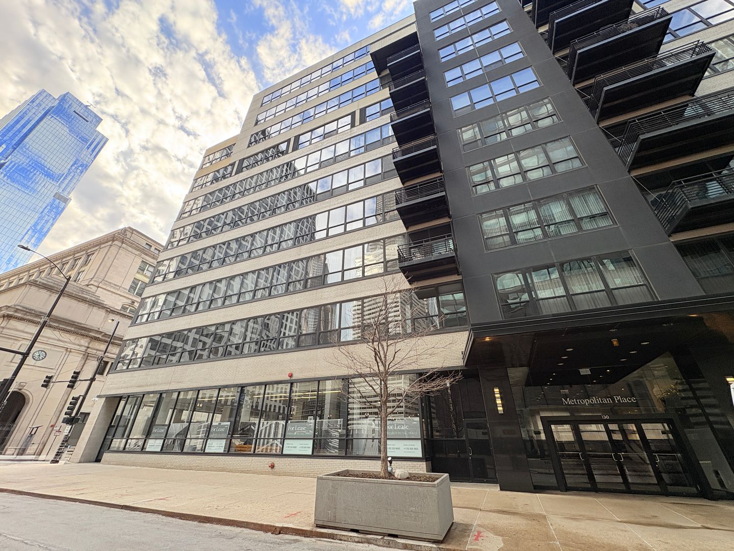 130 S Canal Street #9M — Chicago, IL 60606