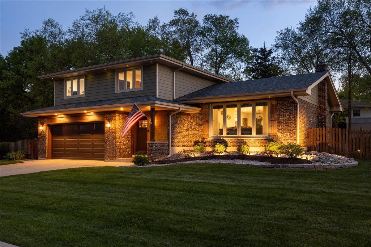 534 Summit Drive — Schaumburg, IL 60193