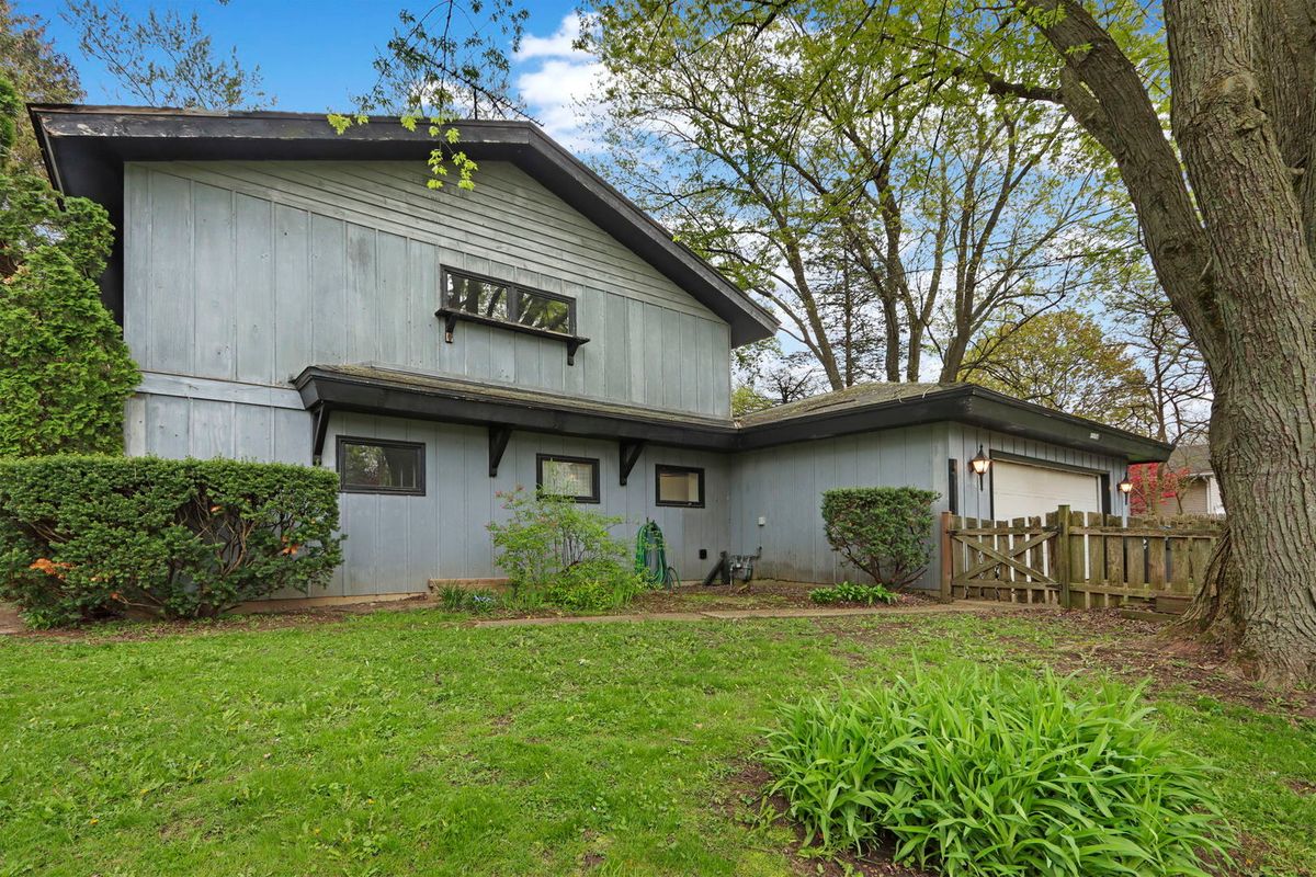 38071 Wilson Avenue, Beach Park, IL 60087