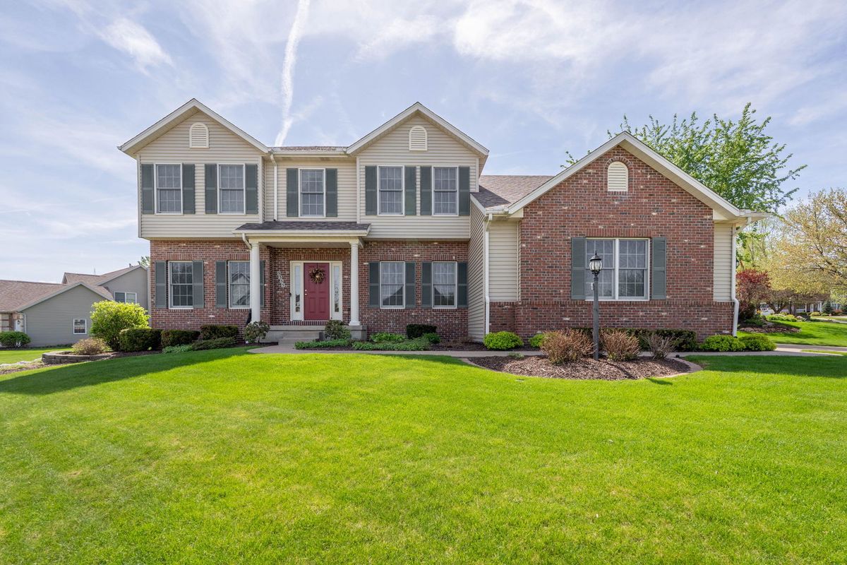 5355 Heather Glen Circle, Bettendorf, IA 52722