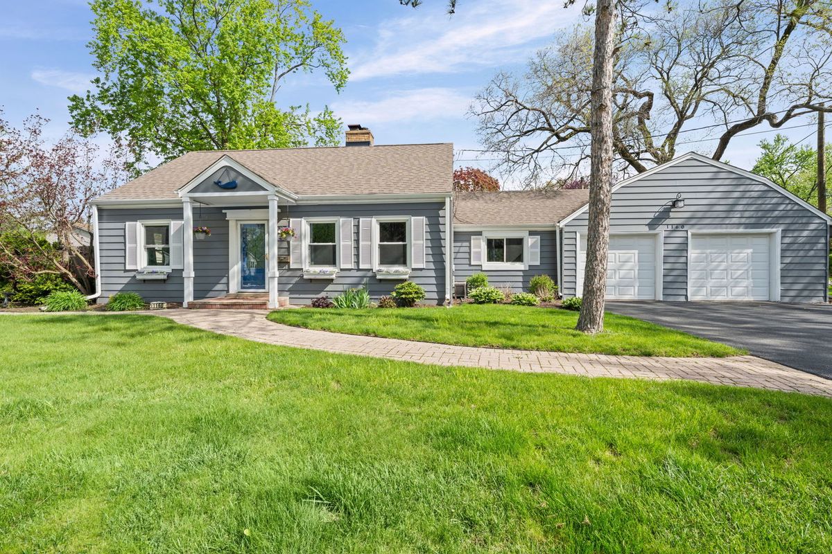 1160 Hazel Avenue, Deerfield, IL 60015