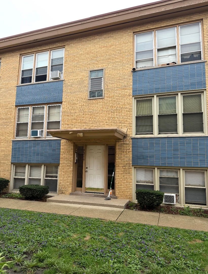 9219 COTTAGE GROVE Avenue, Chicago, IL 60619