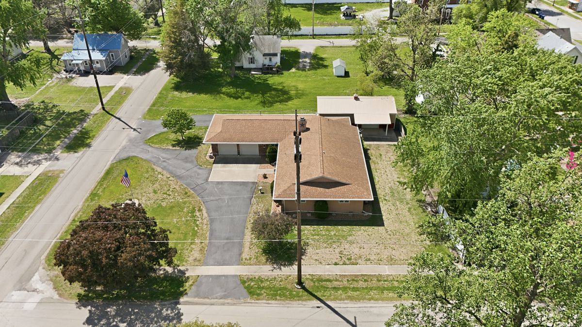 208 Water Street, Kansas, IL 61933