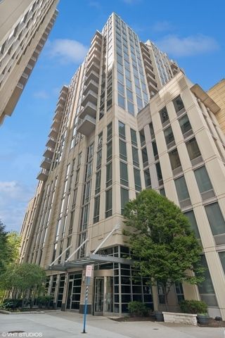 720 LARRABEE Street, Chicago, IL 60610