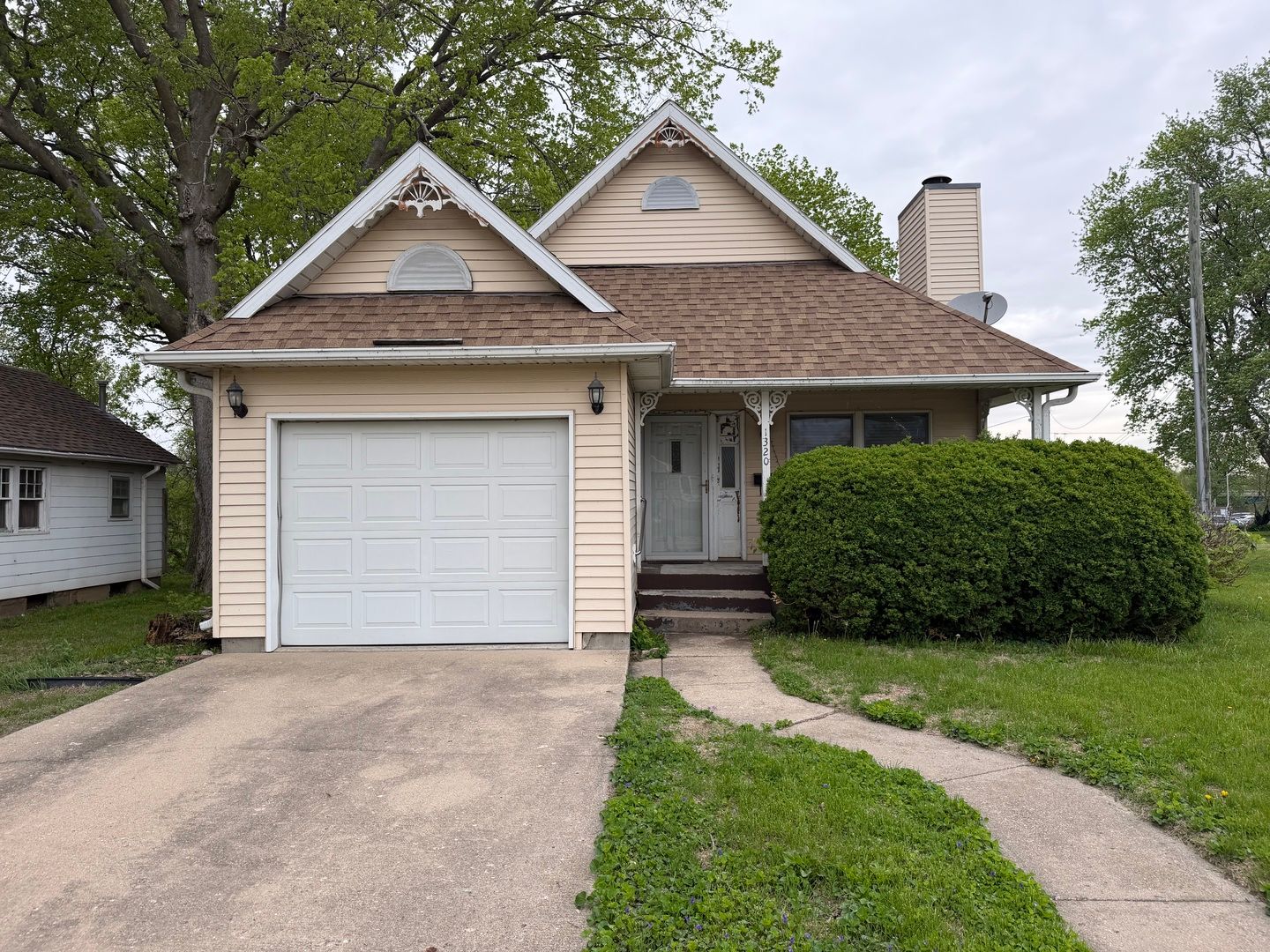 1320 W 2nd Street — Rock Falls, IL 61071