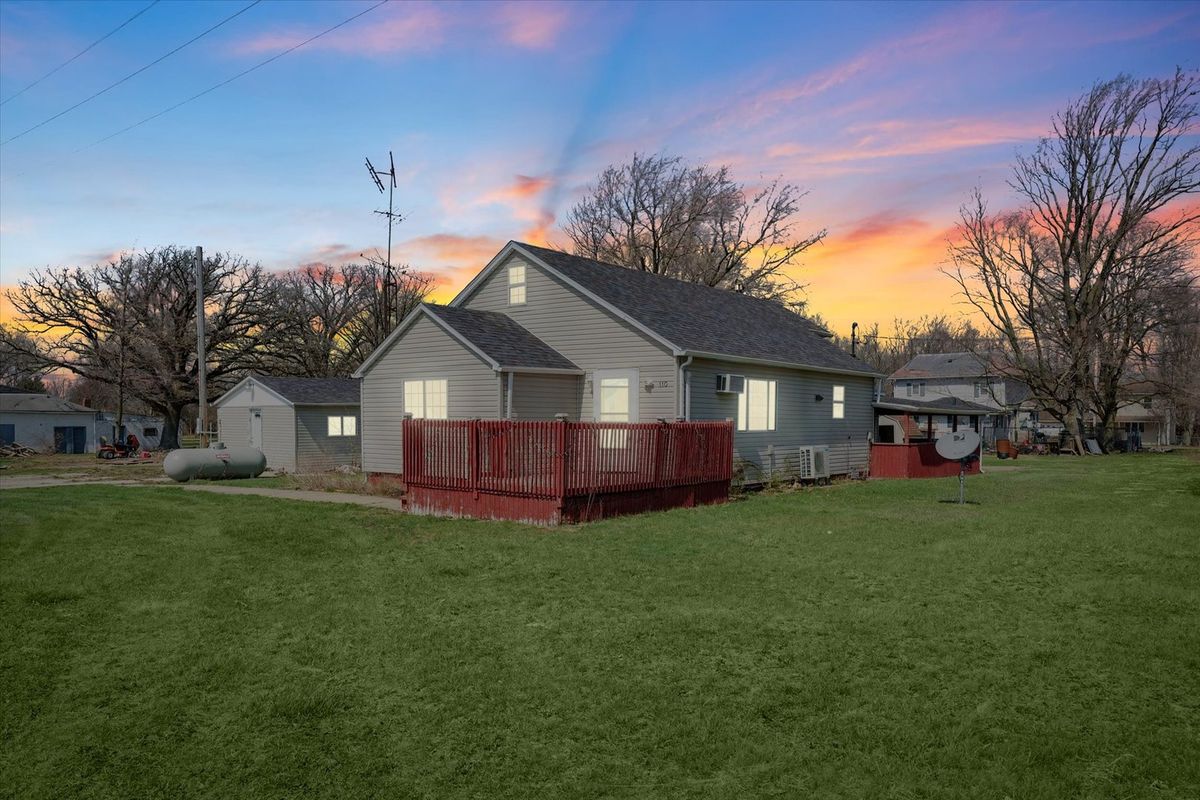 110 State Route 54 Road, Roberts, IL 60962