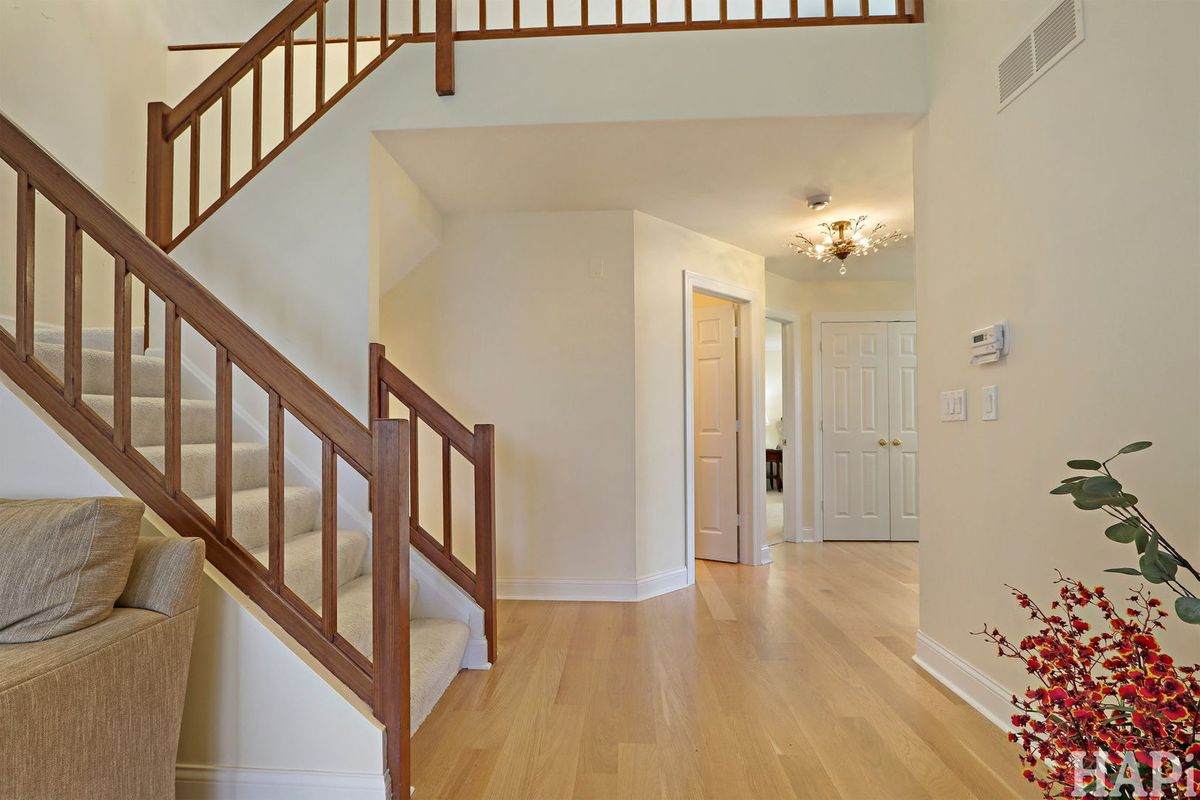 897 Longmeadow Court #1044, Lake Barrington, IL 60010