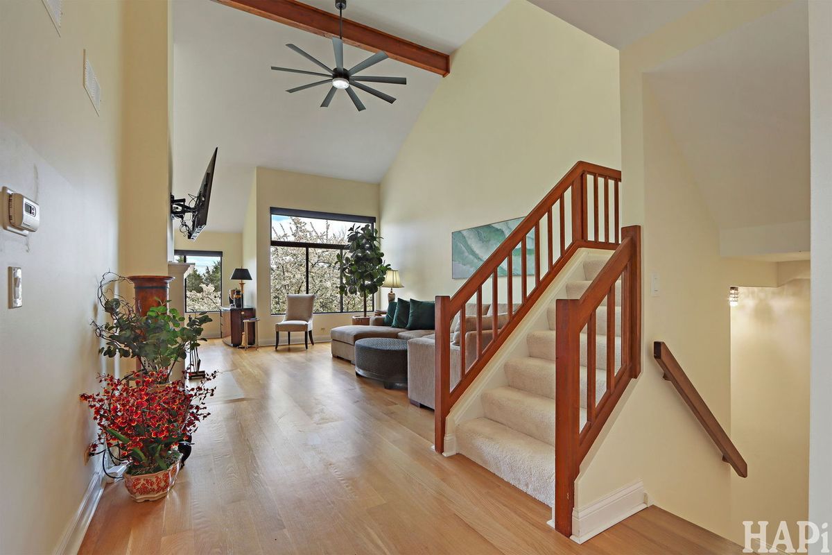 897 Longmeadow Court #1044, Lake Barrington, IL 60010
