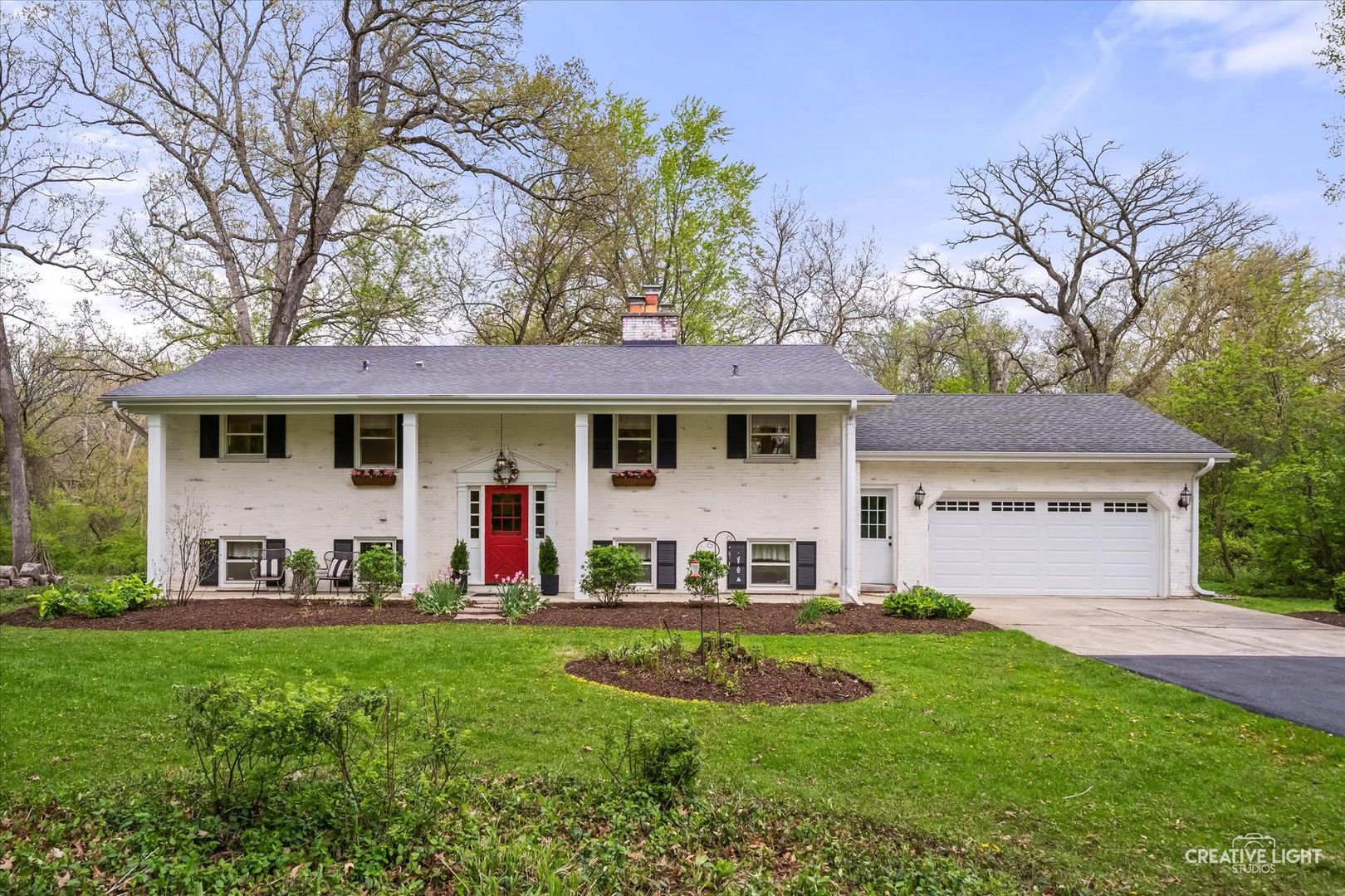 41W880 White Oak Lane — St. Charles, IL 60175