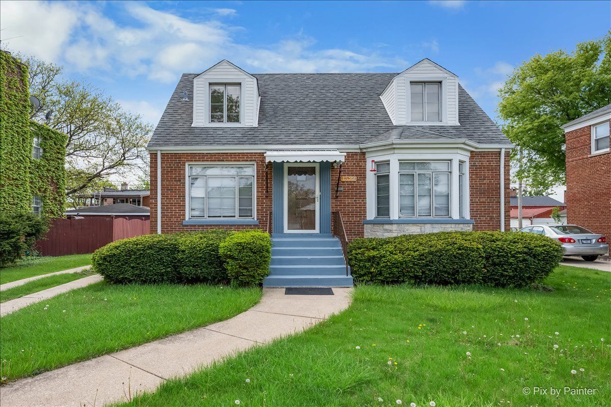 1522 Hull Avenue, Westchester, IL 60154