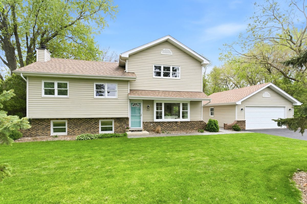 0N717 Knollwood Drive, Wheaton, IL 60187