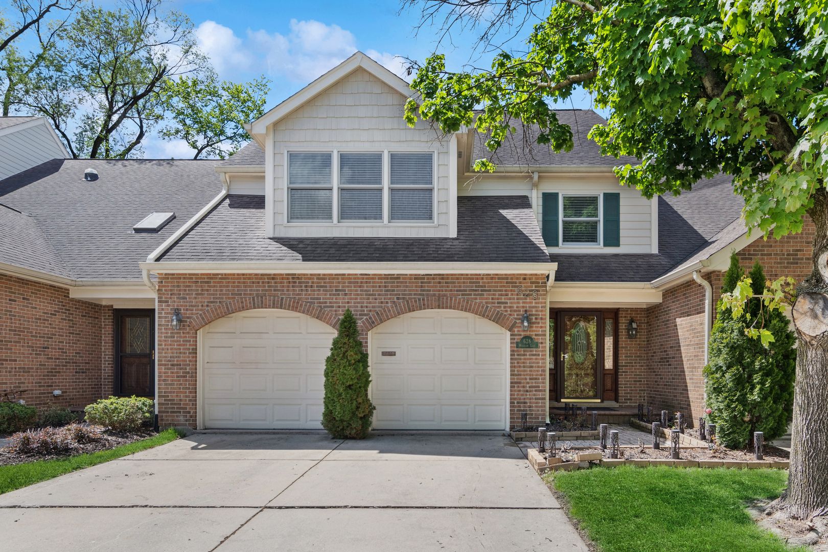 628 Windham Lane — Naperville, IL 60563