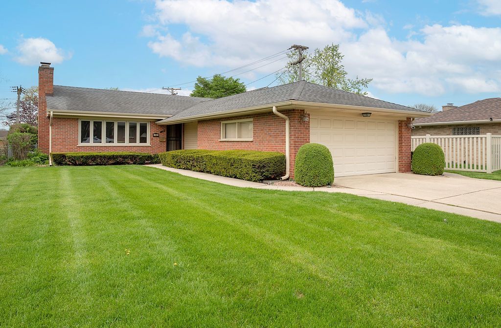 112 S Delphia Avenue — Park Ridge, IL 60068